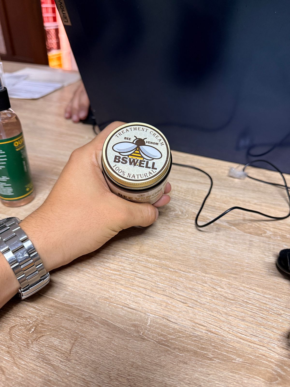 Miniatura 4 de Bee Venom Bswell